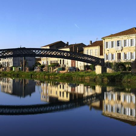 Les Volets Bleus Bed & Breakfast Salleles-d'Aude Exterior photo