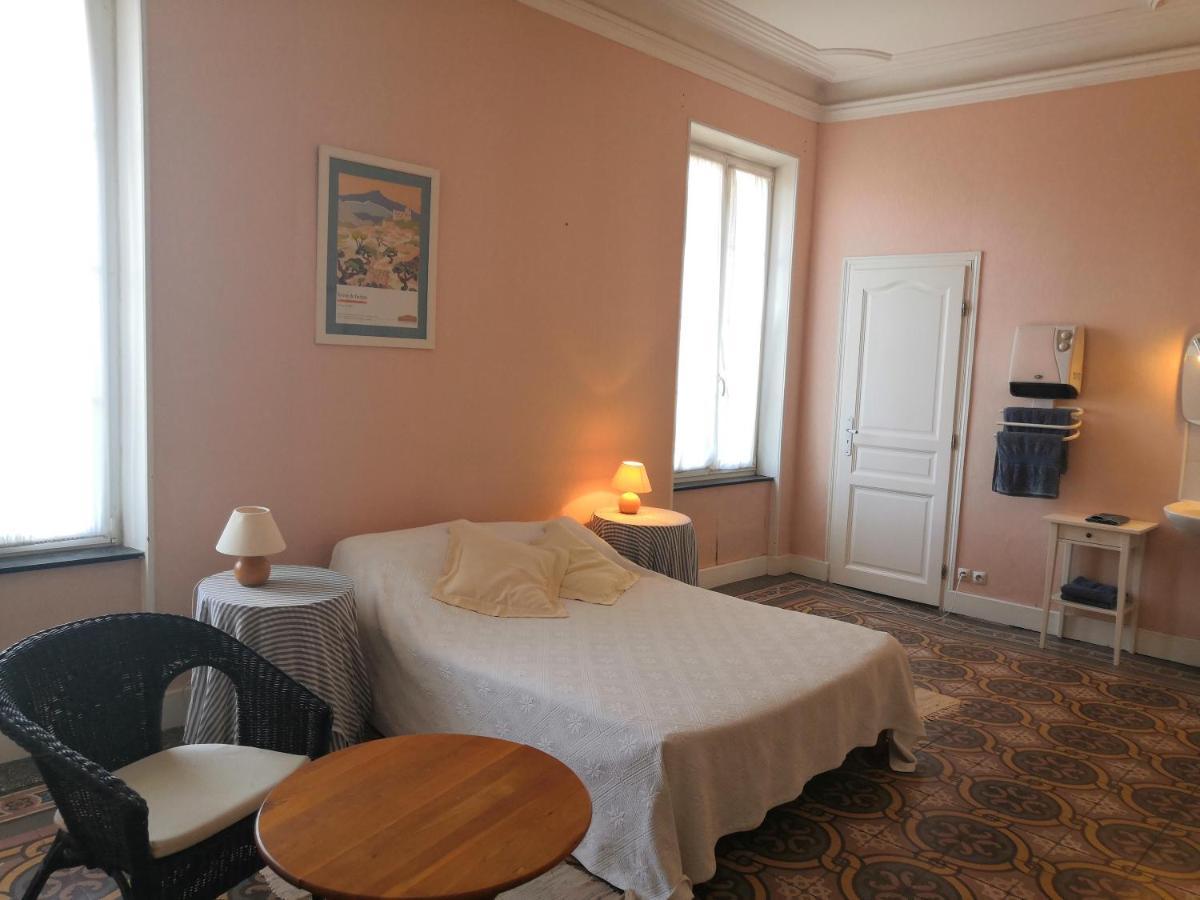 Les Volets Bleus Bed & Breakfast Salleles-d'Aude Exterior photo