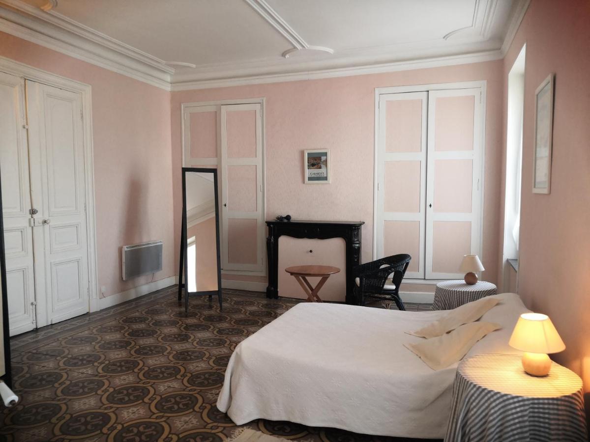 Les Volets Bleus Bed & Breakfast Salleles-d'Aude Exterior photo