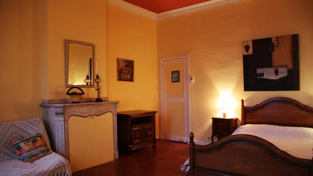 Les Volets Bleus Bed & Breakfast Salleles-d'Aude Exterior photo