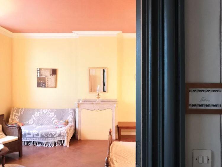 Les Volets Bleus Bed & Breakfast Salleles-d'Aude Exterior photo