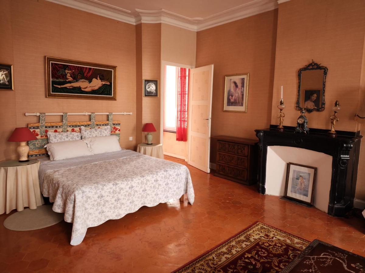Les Volets Bleus Bed & Breakfast Salleles-d'Aude Exterior photo
