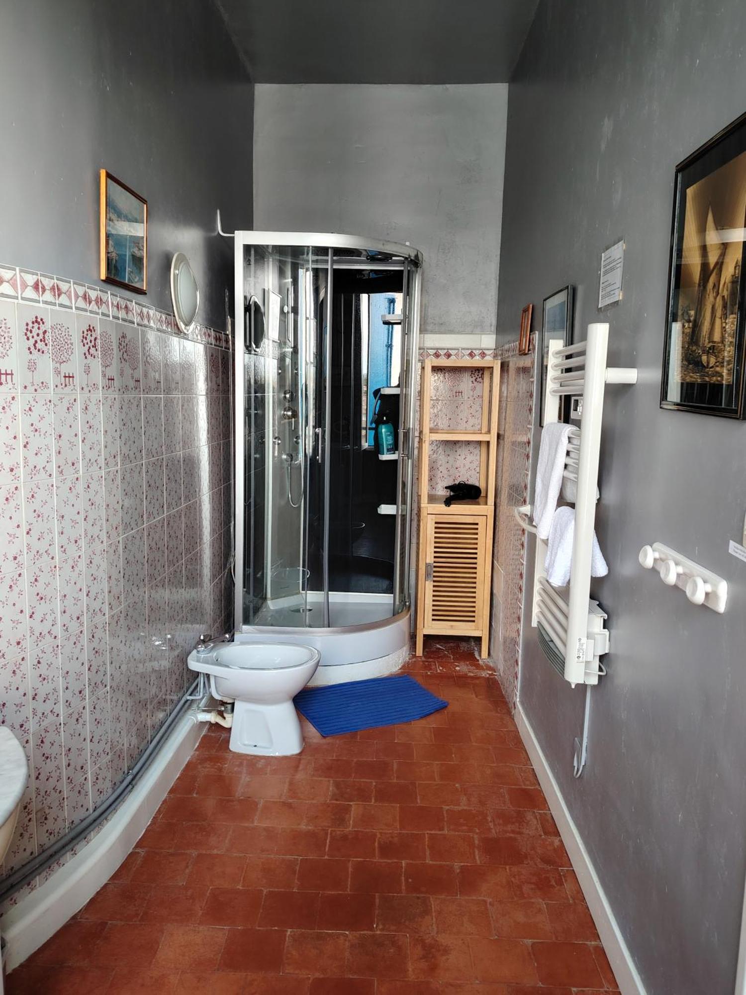 Les Volets Bleus Bed & Breakfast Salleles-d'Aude Exterior photo