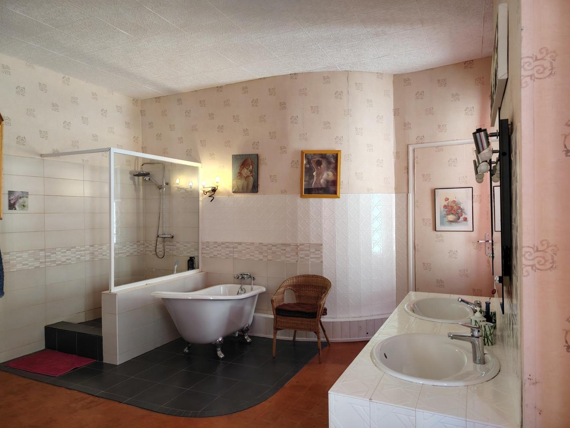 Les Volets Bleus Bed & Breakfast Salleles-d'Aude Exterior photo