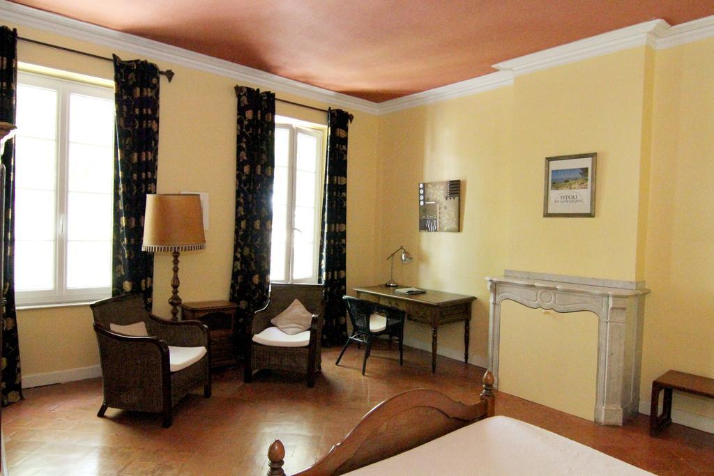 Les Volets Bleus Bed & Breakfast Salleles-d'Aude Room photo
