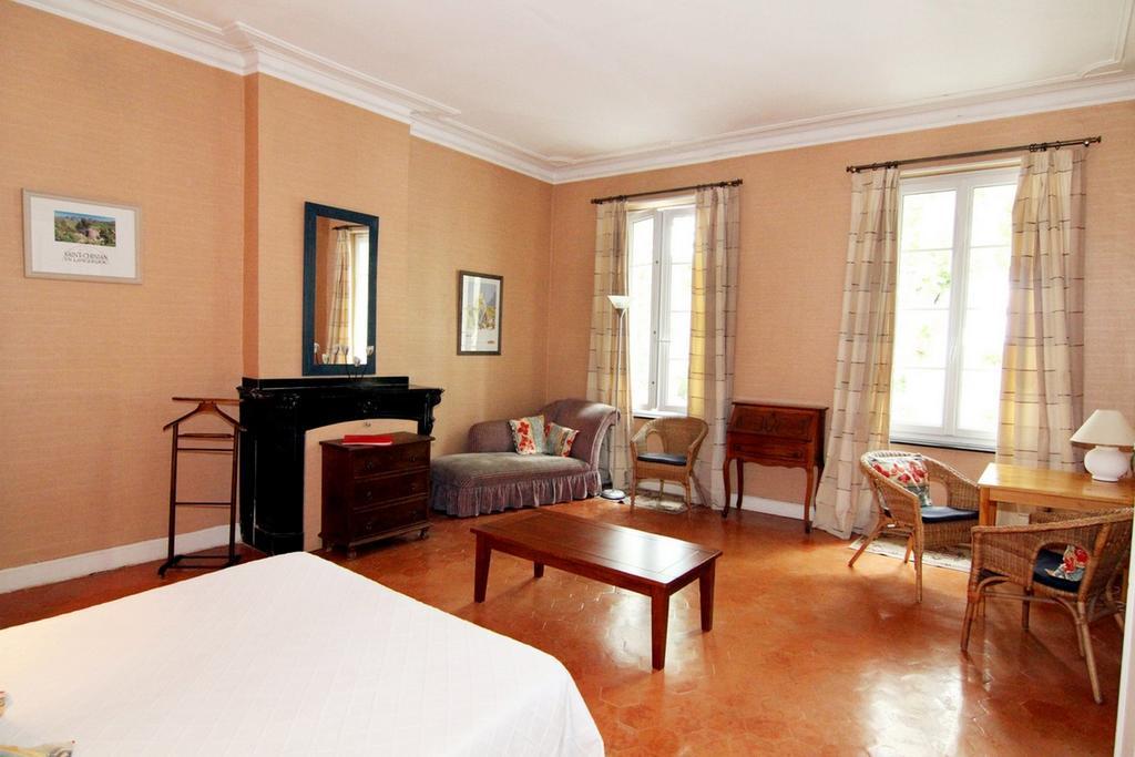 Les Volets Bleus Bed & Breakfast Salleles-d'Aude Exterior photo